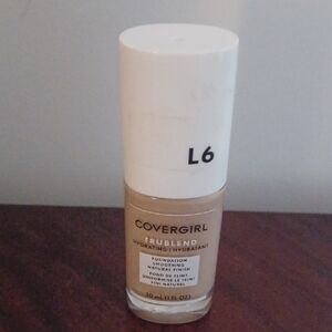 CoverGirl TruBlend Hydrating Foundation - L6 (Beige)